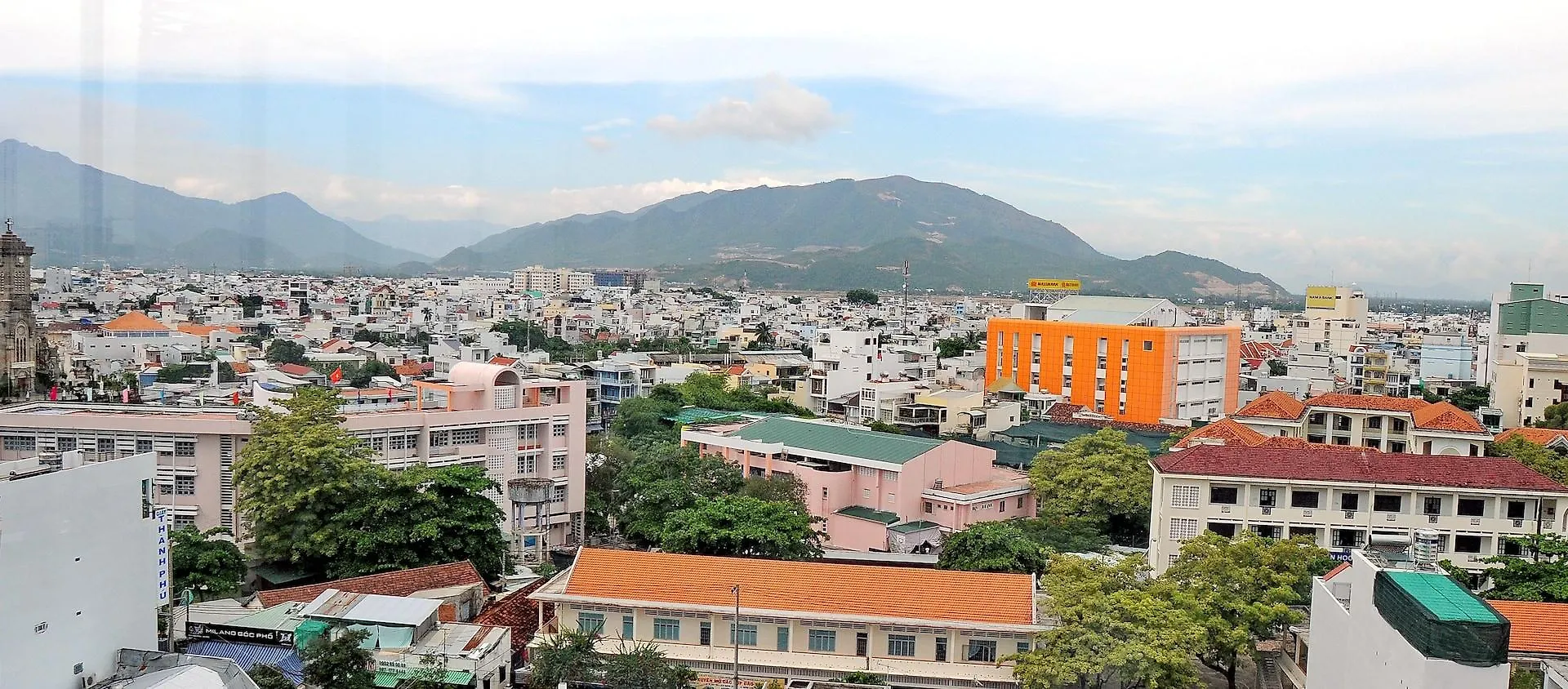 Full House Hotel Nha Trang 3*,
