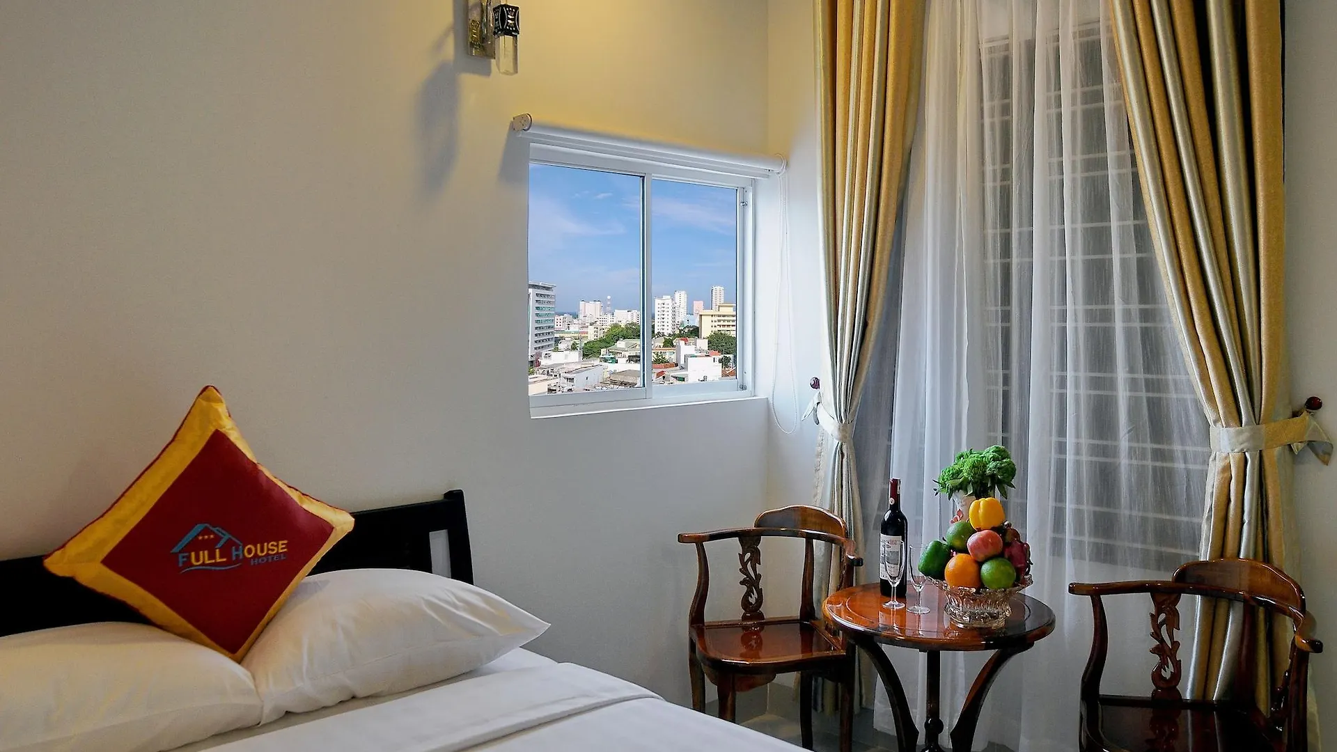Full House Hotel Nha Trang