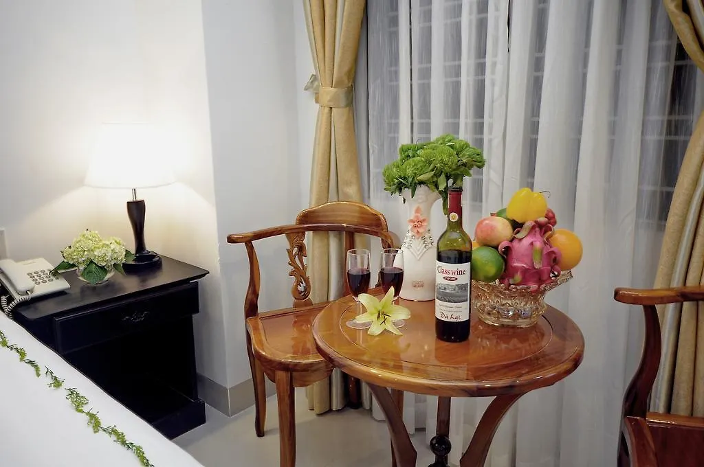 Full House Hotel Nha Trang 3*,