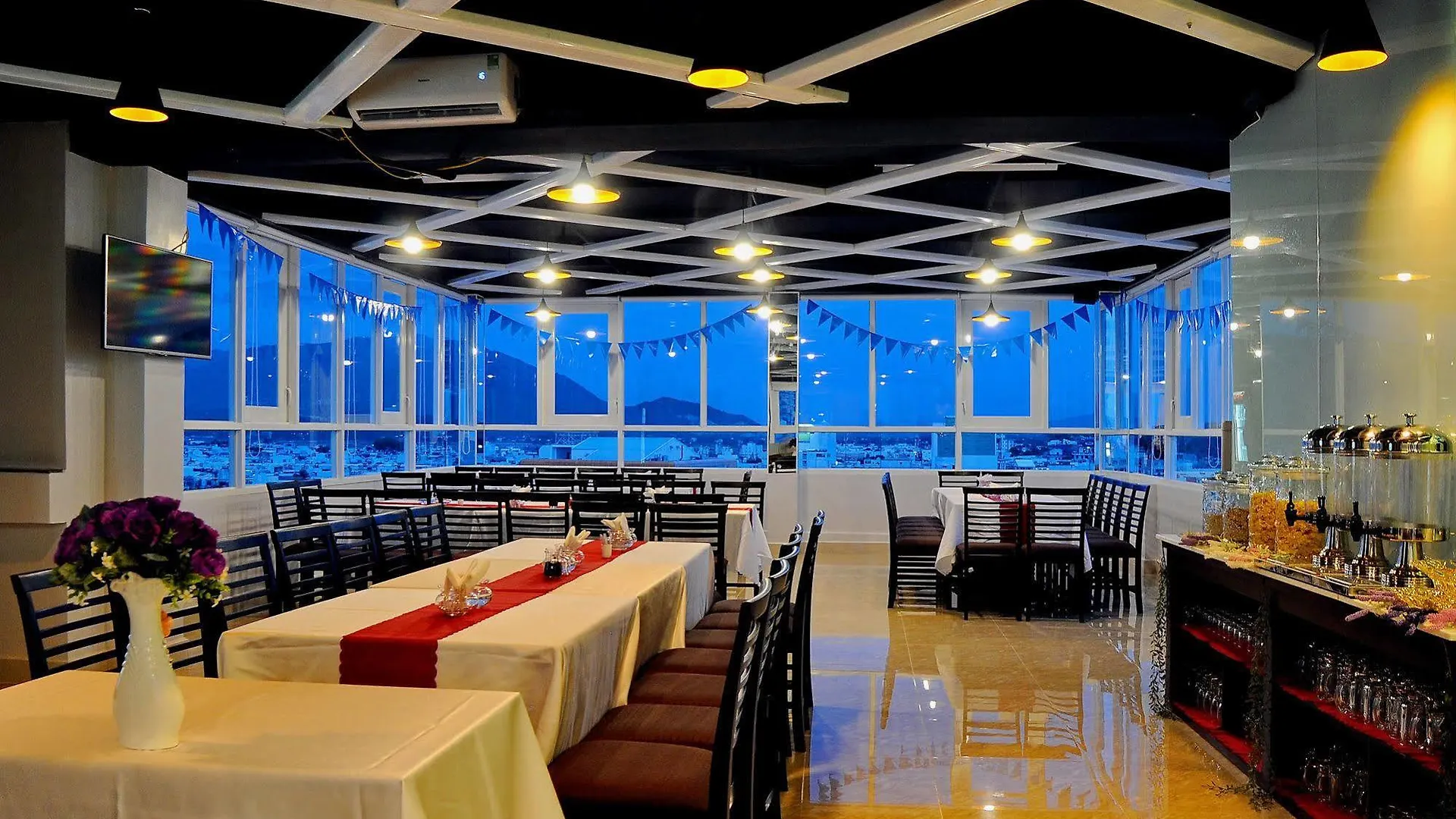 Full House Hotel Nha Trang 3*,