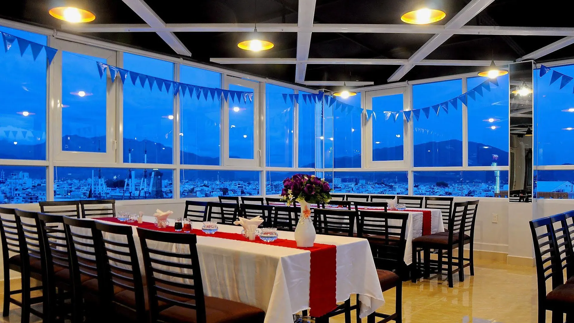 Full House Hotel Nha Trang